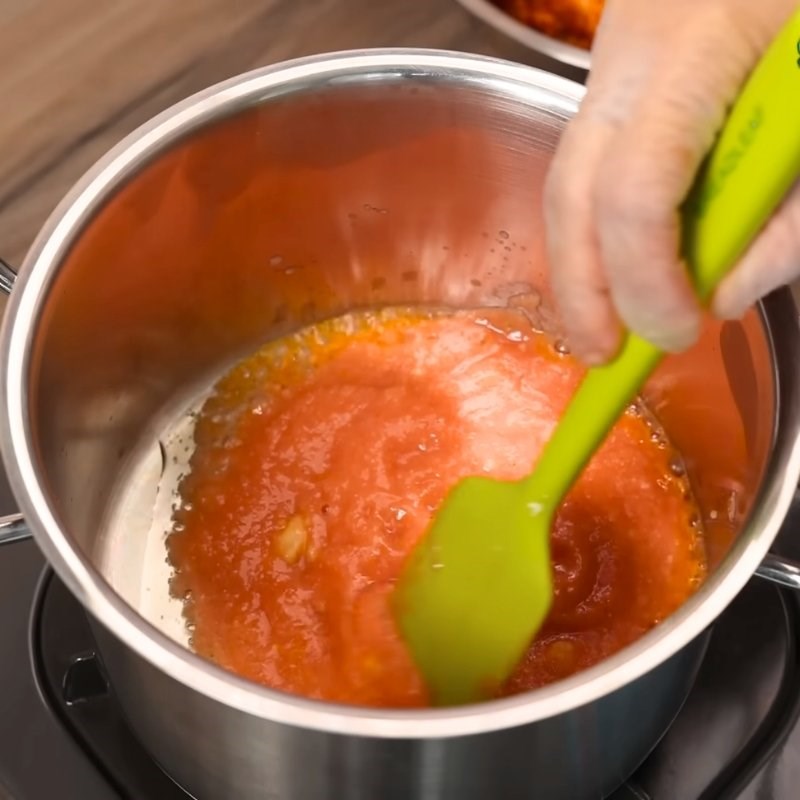 Bước 3 Nướng nguyên liệu và xay sốt Cách nấu bò kho truyền thống