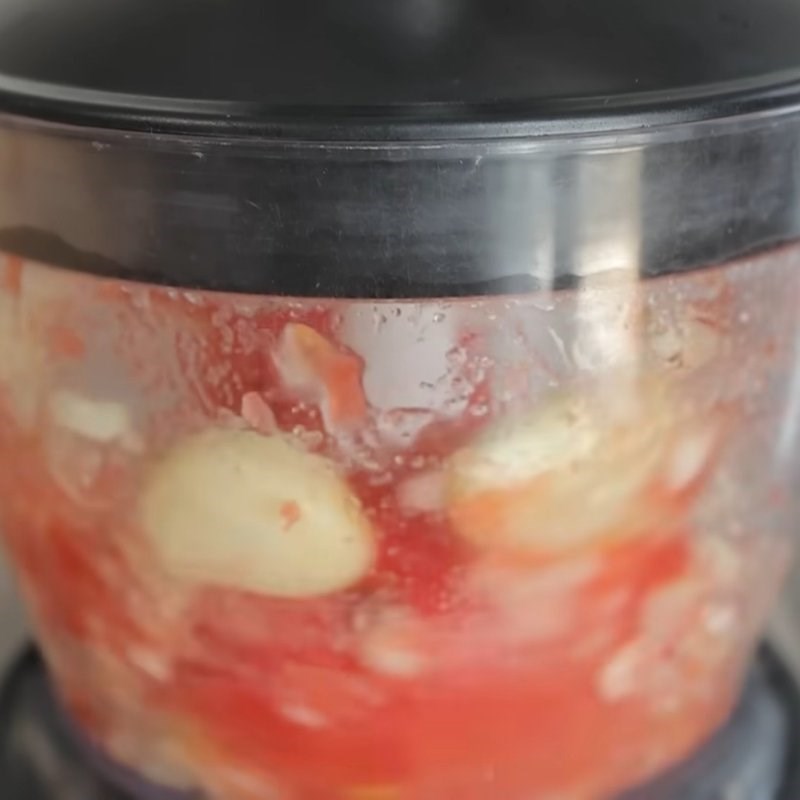 Bước 3 Nướng nguyên liệu và xay sốt Cách nấu bò kho truyền thống