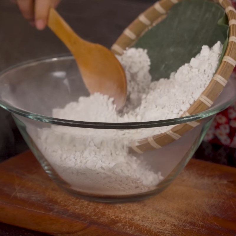 Bước 1 Pha bột bánh khọt nước cốt dừa Bánh khọt miền Tây