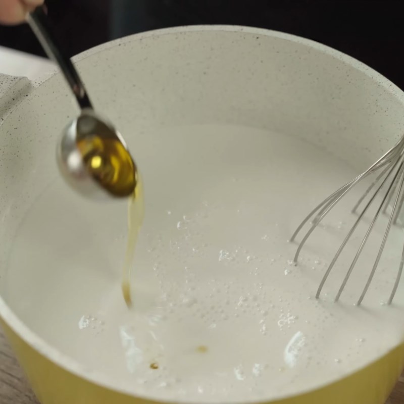 Bước 1 Pha bột gạo và bột năng Bột chiên người Hoa