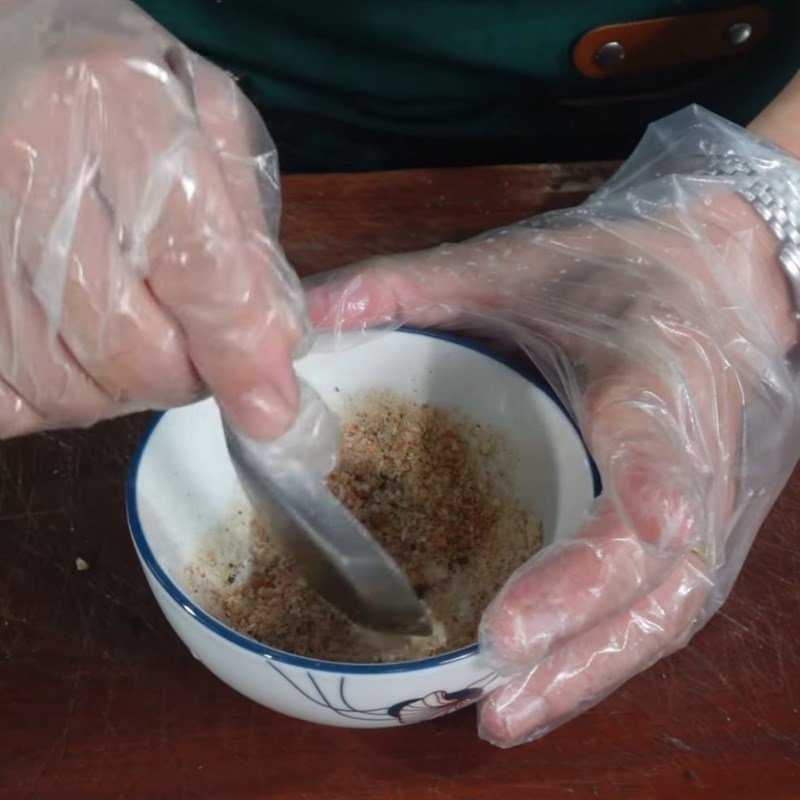 Bước 1 Pha chế gia vị ướp gà thơm lừng Gà quay mật ong