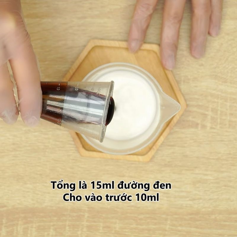 Bước 4 Pha chế trà sữa matcha trân châu đường đen trà sữa matcha trân châu