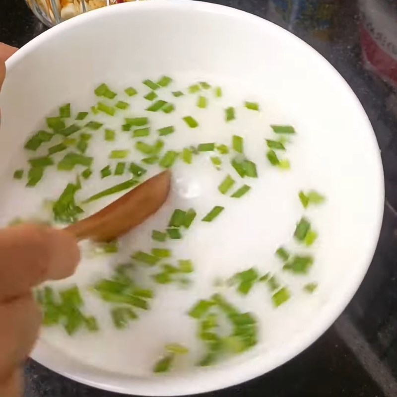 Bước 1 Pha hỗn hợp bột năng khuấy dẻo dai Bột khuấy