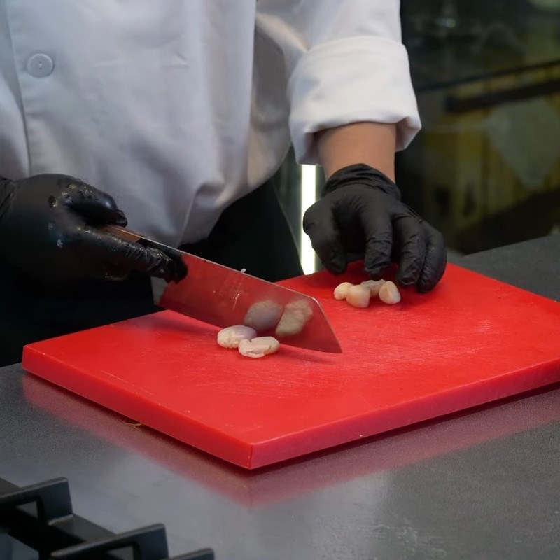 Bước 1 Pha hỗn hợp ướp nọng heo nướng Nọng heo nướng