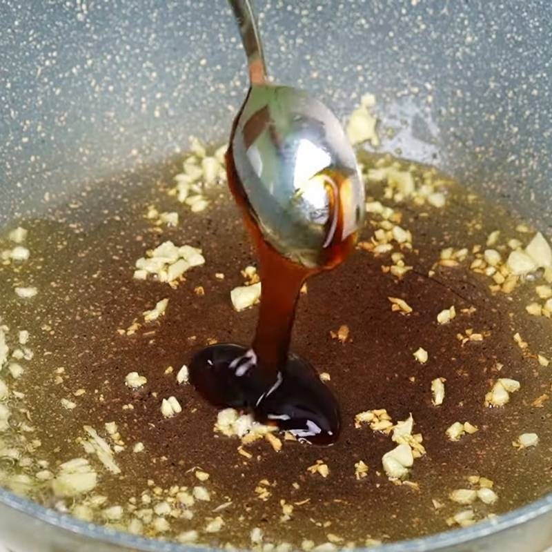 Bước 2 Pha nước xốt trộn miến đậm đà Miến trộn thập cẩm