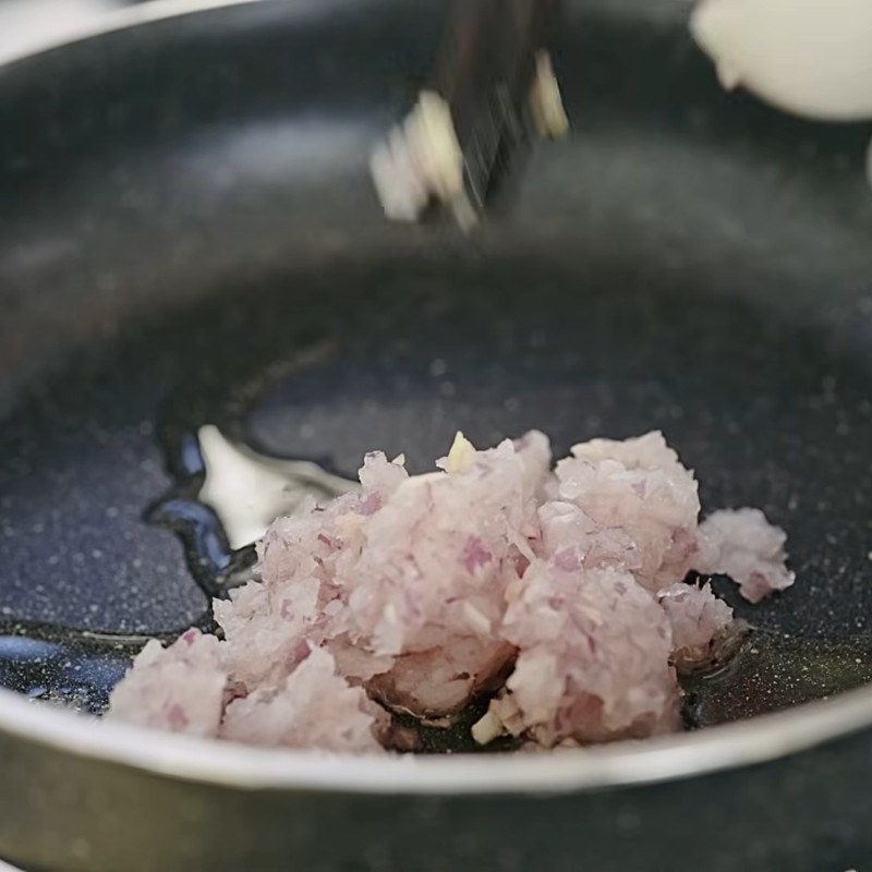 Bước 2 Phi hành tỏi thơm lừng Bánh mì xíu mại chén