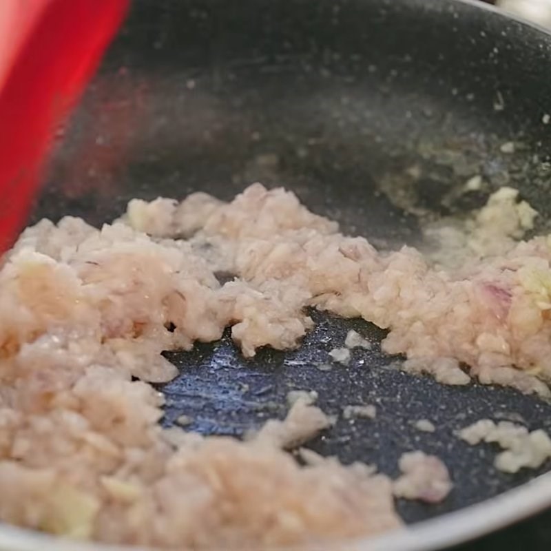 Bước 2 Phi hành tỏi thơm lừng Bánh mì xíu mại chén