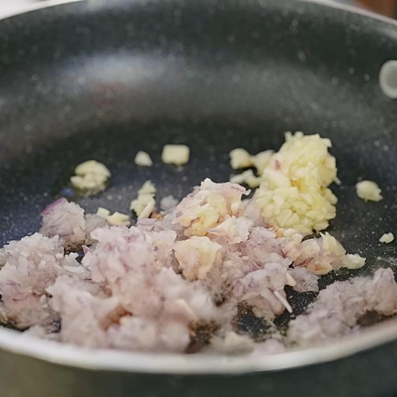 Bước 2 Phi hành tỏi thơm lừng Bánh mì xíu mại chén