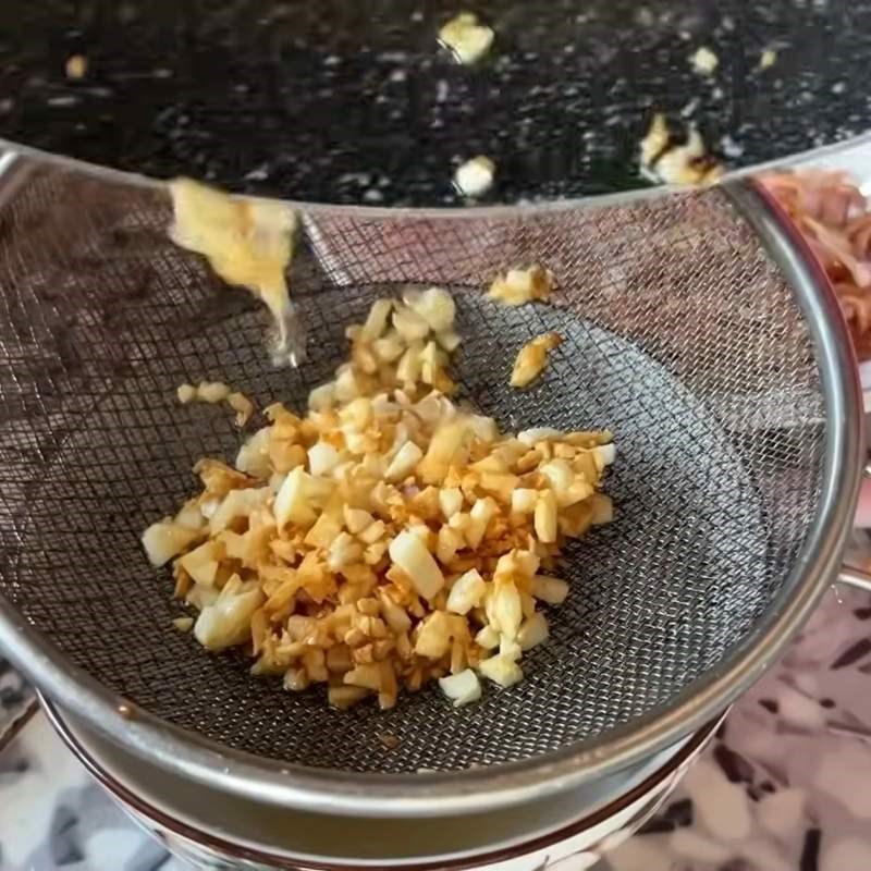 Bước 6 Phi hành tỏi và chiên phồng tôm Gỏi rau tiến vua tôm thịt