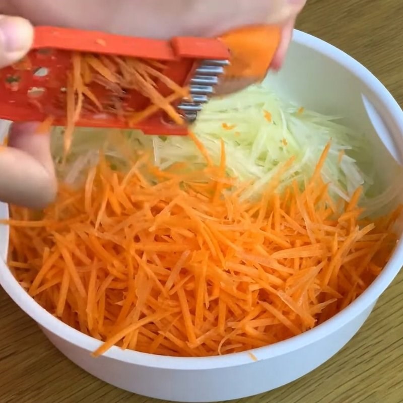 Bước 2 Sơ chế bí xanh và cà rốt giòn Nộm bí xanh