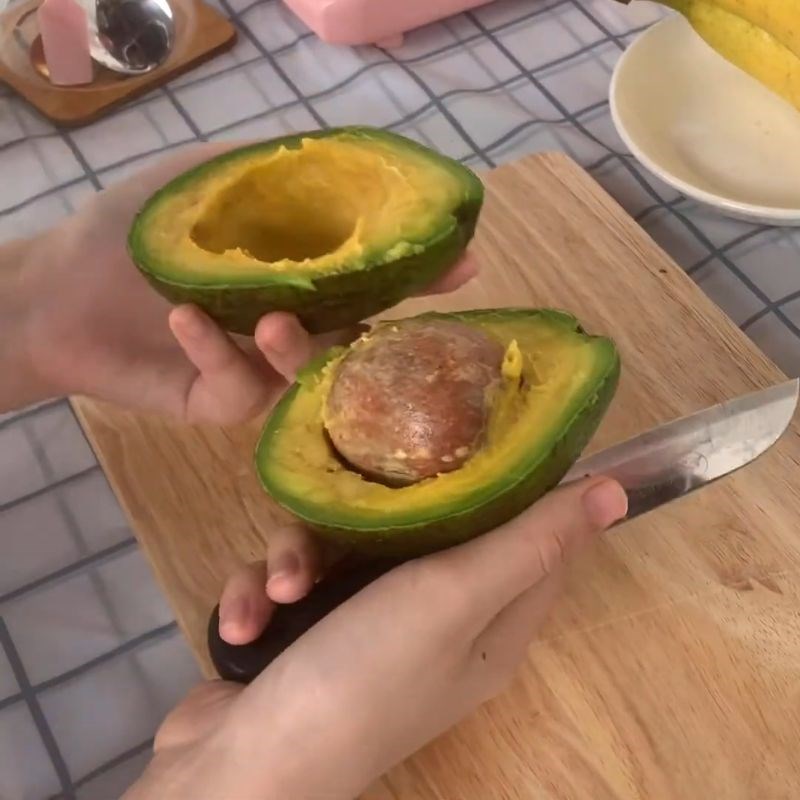 Bước 1 Sơ chế bơ sinh tố bơ chuối