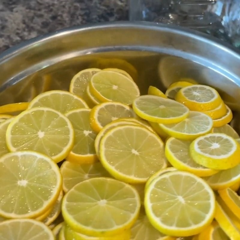 Bước 1 Sơ chế chanh và vỏ chanh Chanh muối cắt lát