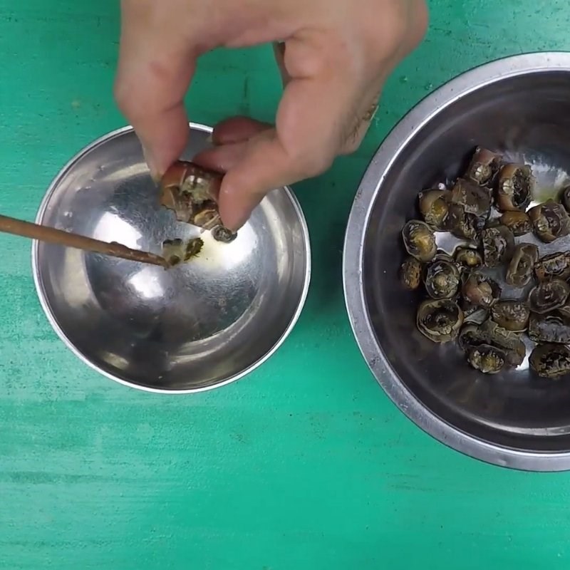 Bước 1 Sơ chế con cáy Canh cáy rau đay mùng tơi mướp