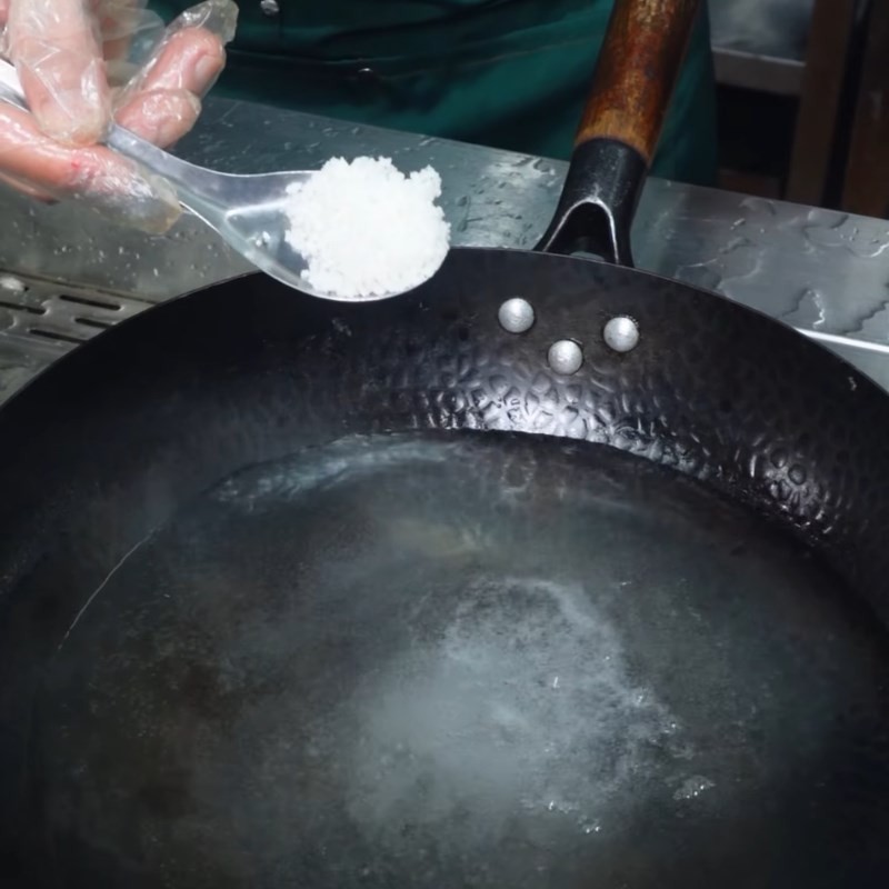 Bước 3 Sơ chế da gà giòn rụm và căng bóng Gà quay mật ong