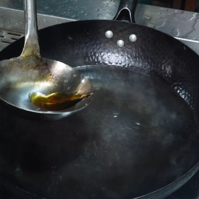 Bước 3 Sơ chế da gà giòn rụm và căng bóng Gà quay mật ong