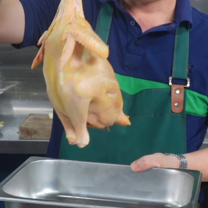 Bước 3 Sơ chế da gà giòn rụm và căng bóng Gà quay mật ong