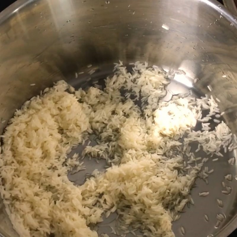 Bước 1 Sơ chế gạo và nội tạng Bánh hỏi lòng heo