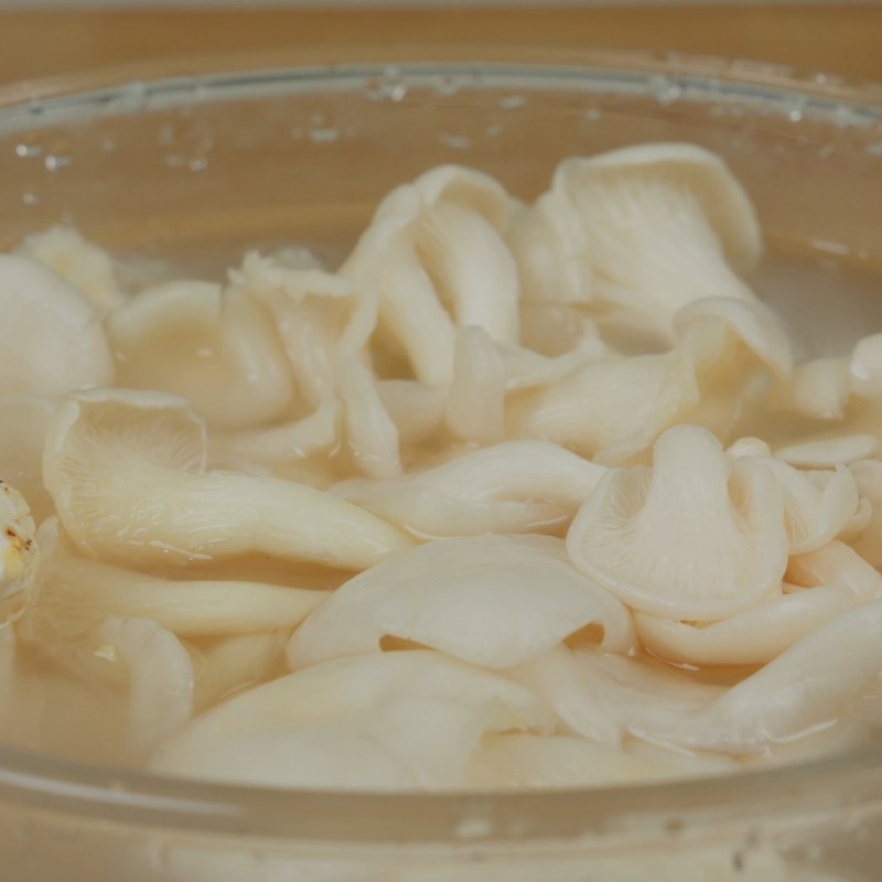 Bước 1 Sơ chế nấm bào ngư sạch sẽ Nấm chiên bột