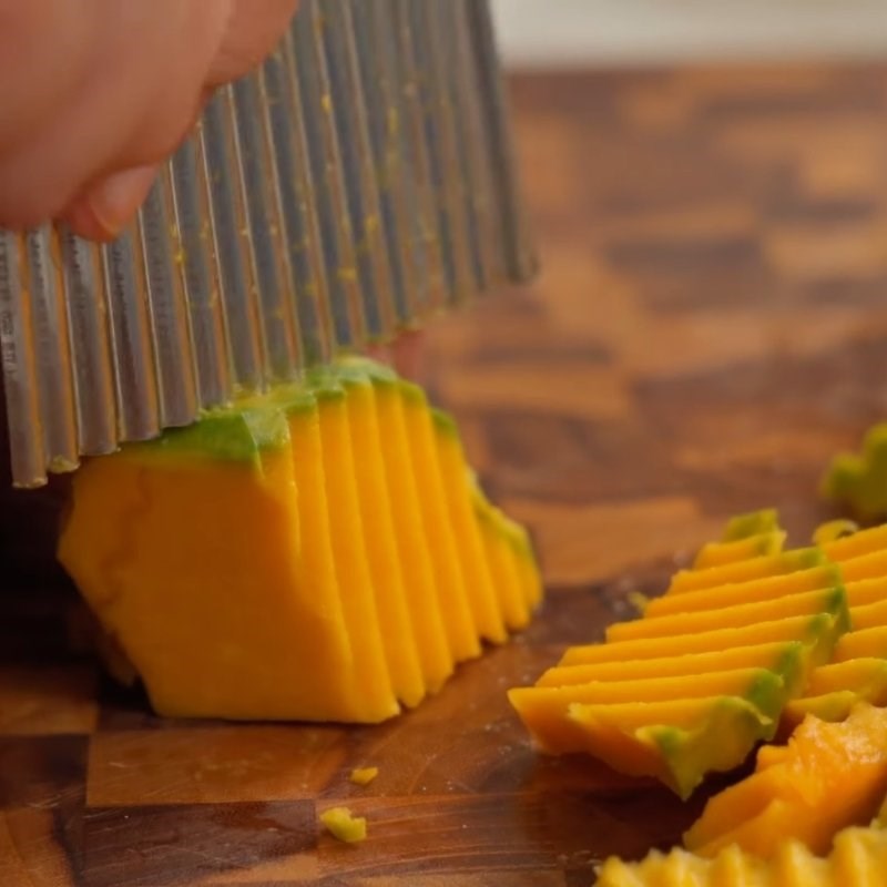 Bước 1 Sơ chế nguyên liệu Bí đỏ xào tỏi