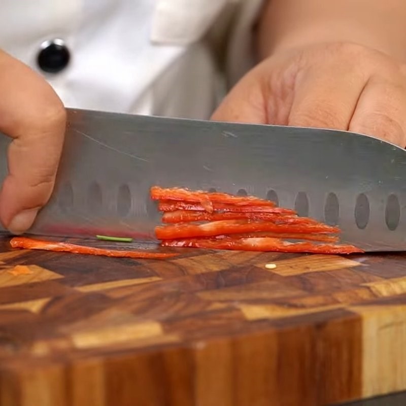 Bước 1 Sơ chế rau củ và tỏi ớt băm nhỏ Miến trộn thập cẩm