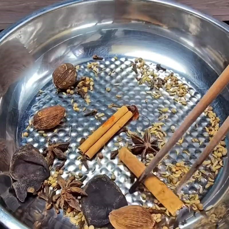 Bước 1 Sơ chế thảo mộc Trứng cút nướng muối Trung Hoa