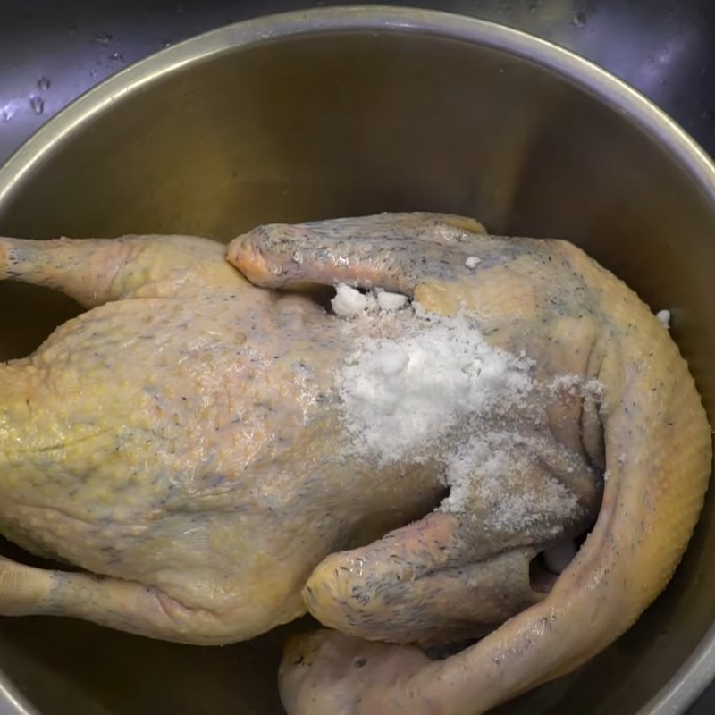 Bước 1 Sơ chế vịt xiêm sạch mùi hôi Bánh canh bột xắt miền Tây