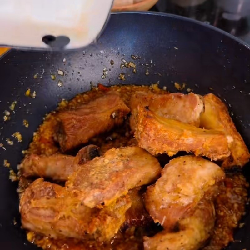 Bước 5 Sốt sườn sả ớt thơm lừng Sườn chiên sả ớt