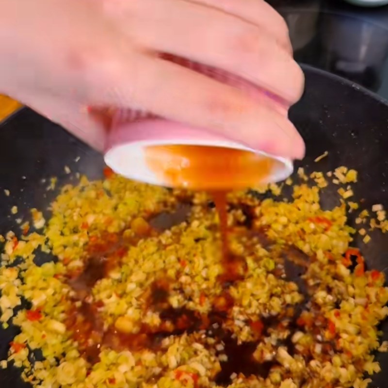 Bước 5 Sốt sườn sả ớt thơm lừng Sườn chiên sả ớt