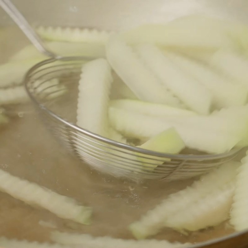 Bước 3 Tận dụng nước luộc su hào làm canh Su hào luộc