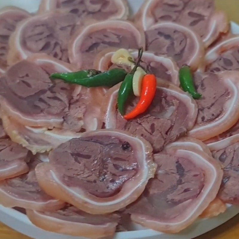 Bước 6 Thành phẩm Tai heo cuộn bắp bò ngâm mắm