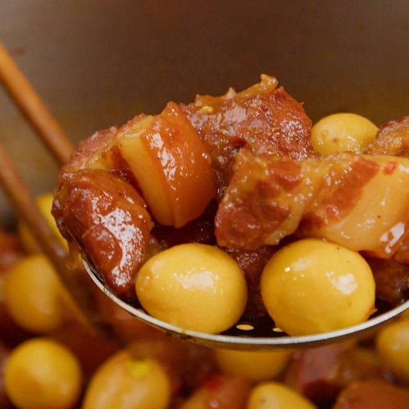 Bước 5 Thành phẩm Thịt kho nước dừa miền Bắc