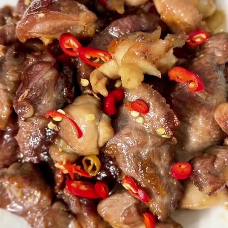 Bước 3 Thành phẩm Thịt nạc vai rang cháy cạnh