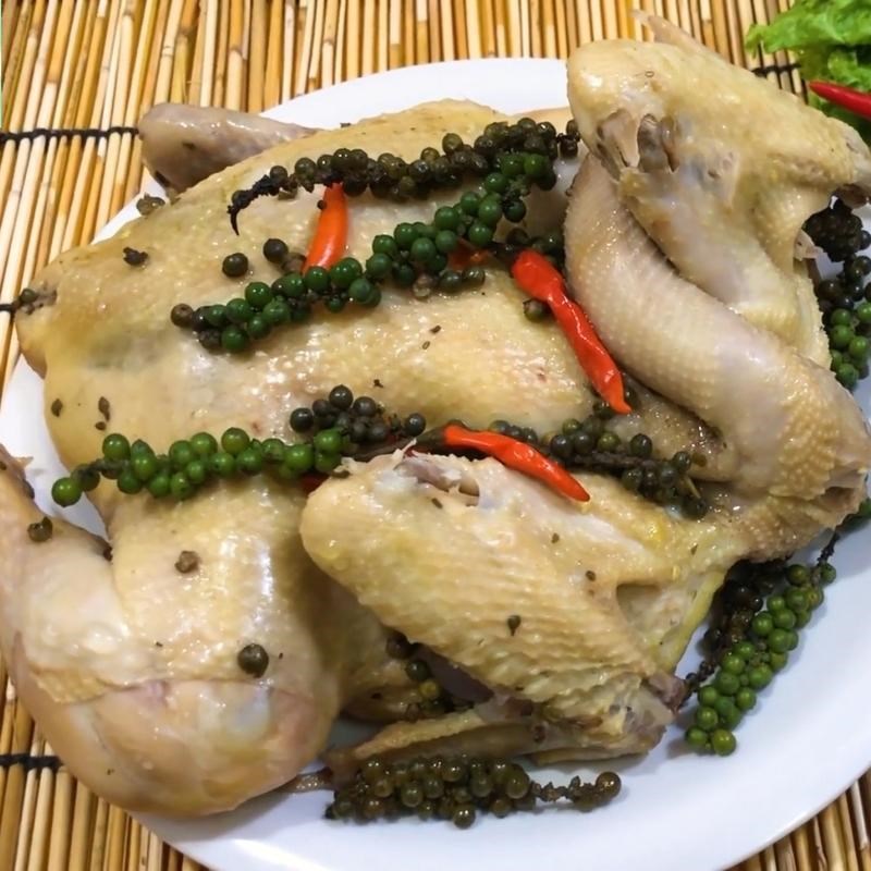 Bước 4 Thành phẩm Gà hấp tiêu xanh