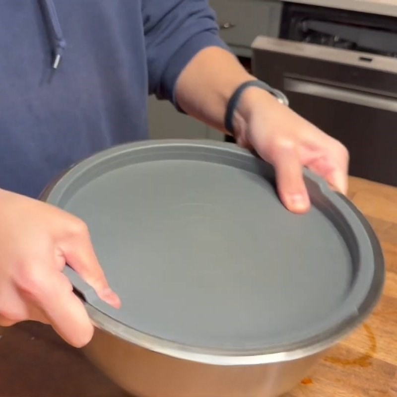 Bước 4 Trộn đều sốt Cajun cùng hải sản Hải sản sốt cajun