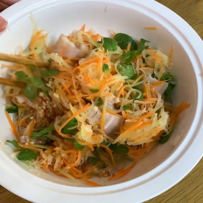 Bước 5 Trộn gỏi bí xanh và hoàn thiện Nộm bí xanh