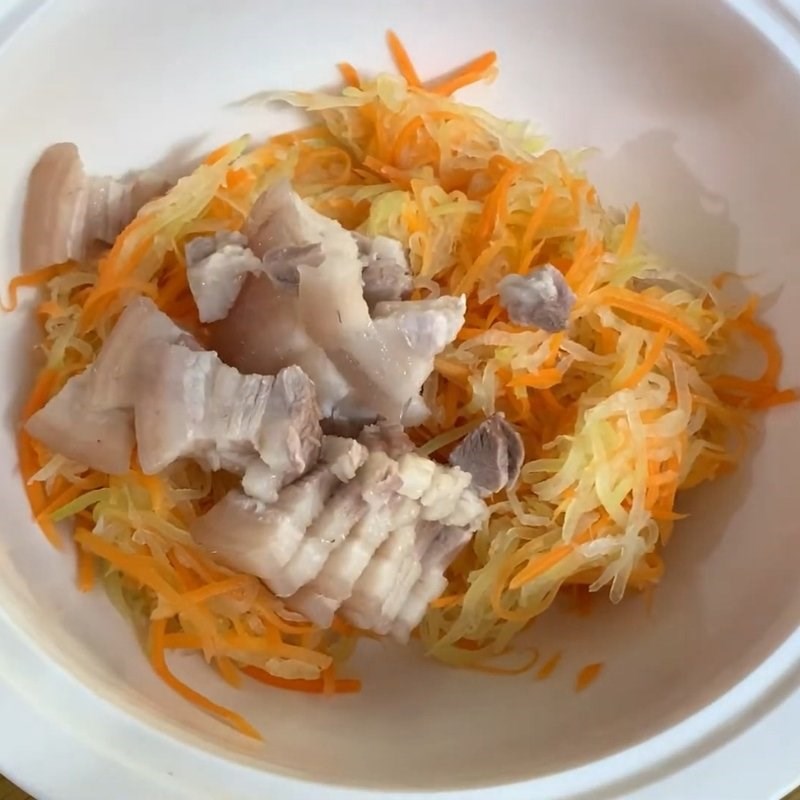 Bước 5 Trộn gỏi bí xanh và hoàn thiện Nộm bí xanh