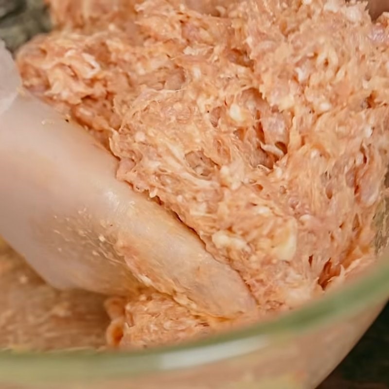 Bước 3 Trộn nhân thịt heo băm Bánh mì xíu mại chén