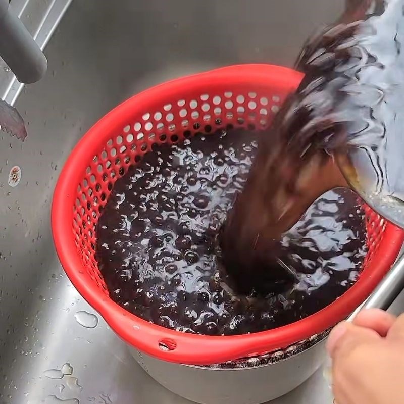 Bước 3 Ủ và rửa trân châu Trân châu đen luộc