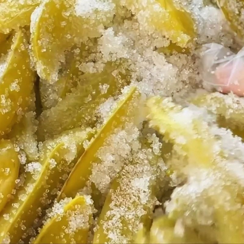 Bước 4 Ướp khế với đường kính Ô mai khế