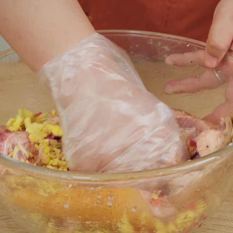 Bước 3 Ướp thịt bê đậm đà Bê hấp tía tô