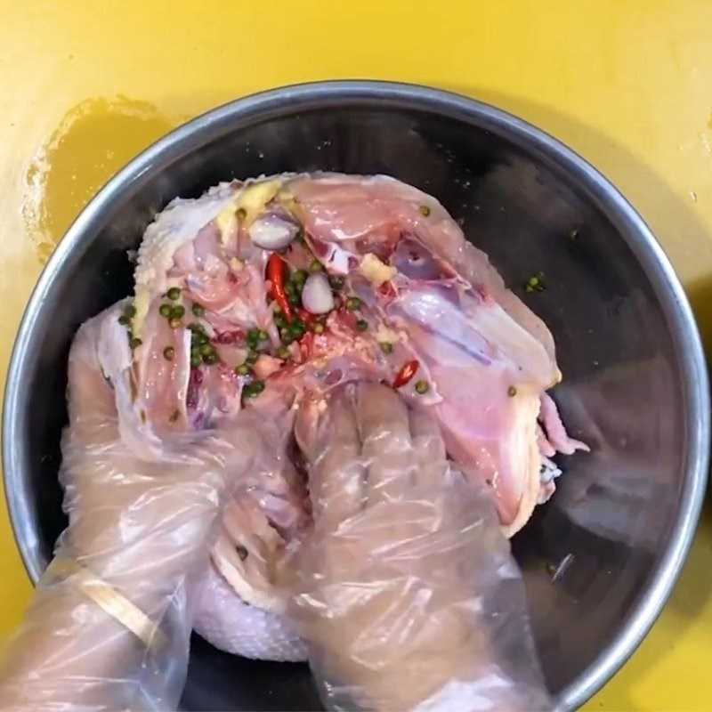 Bước 2 Ướp thịt gà Gà hấp tiêu xanh