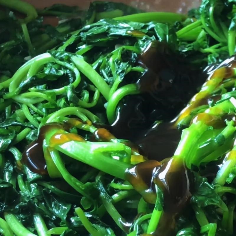 Bước 3 Xào rau cải xoong Rau cải xoong xào tỏi