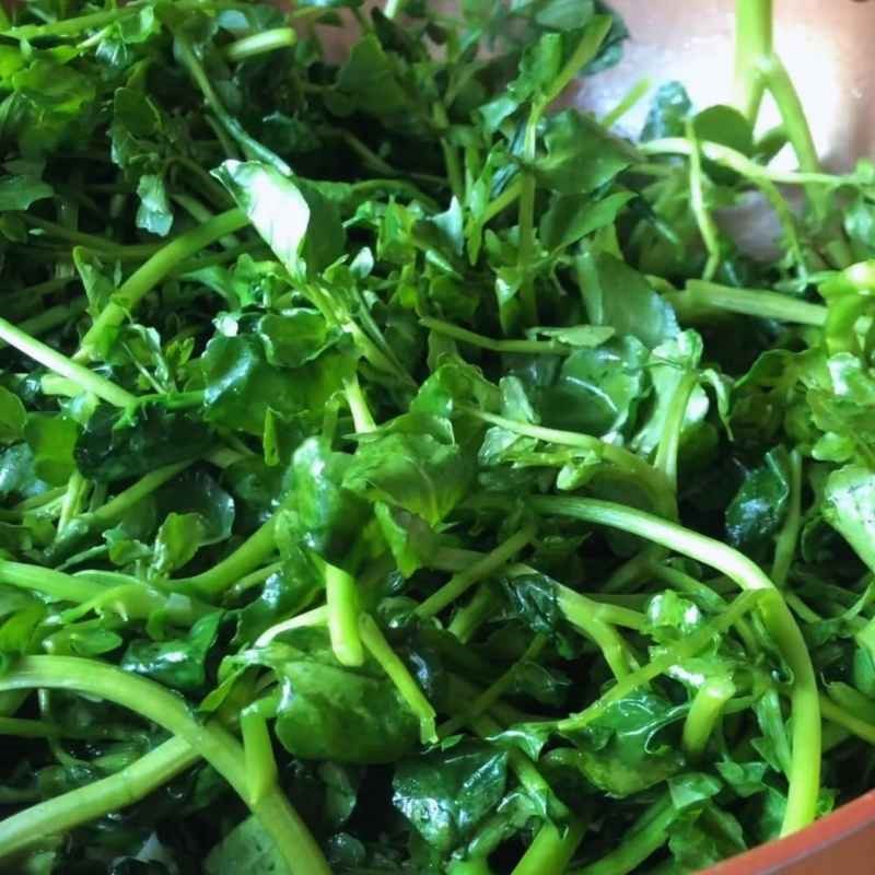 Bước 3 Xào rau cải xoong Rau cải xoong xào tỏi