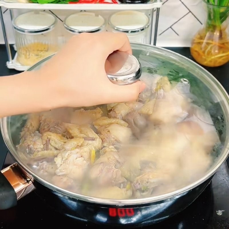 Bước 3 Xào thịt gà Gà xào gừng sả