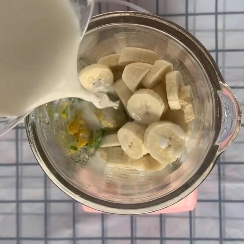 Bước 3 Xay sinh tố bơ chuối sinh tố bơ chuối