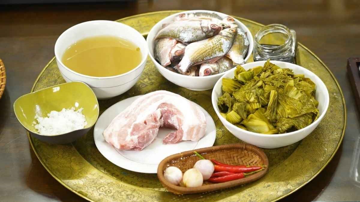 Nguyên liệu món ăn cách làm cá kho dưa chua miền bắc chuẩn vị dân dã cực đưa cơm cho cả nhà