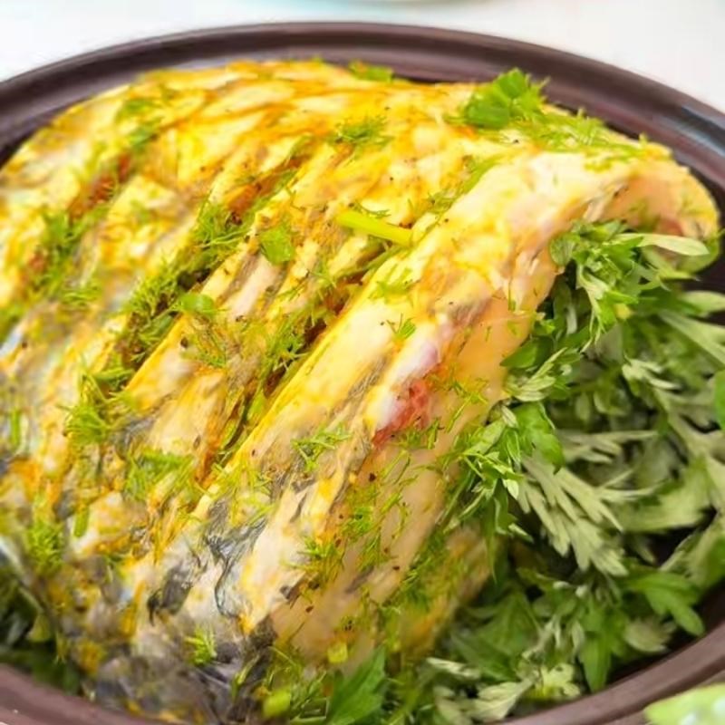 Bước 2 Cách hấp cá trắm ngải cứu chín đều Cá trắm hấp ngải cứu