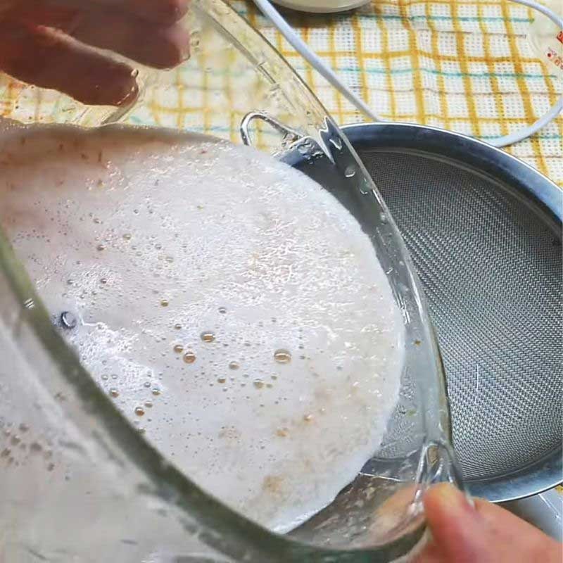 Bước 2 Cách nấu siro vải từ nước cốt Siro vải thiều