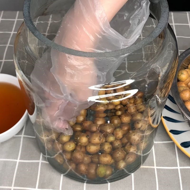 Bước 3 Cách ngâm quất hồng bì với mật ong Quất hồng bì ngâm mật ong