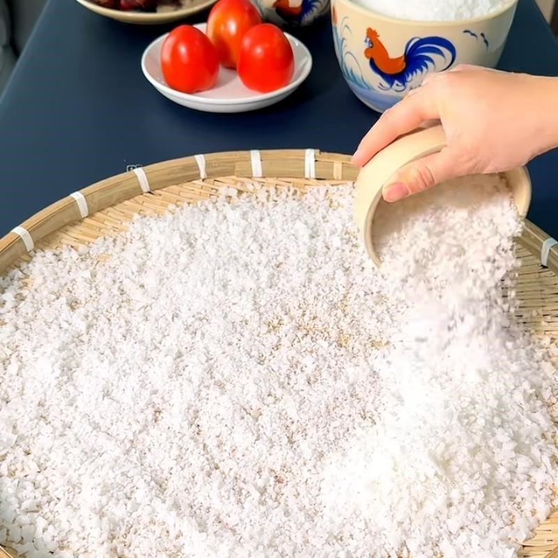 Bước 2 Chuẩn bị muối và phủ muối lên cá Cá thu 1 nắng